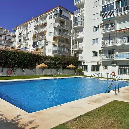 Torrecilla Con Vistas Al Mar Y Piscina Nerja